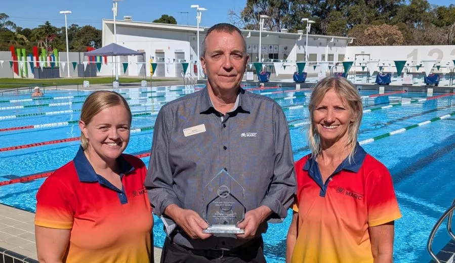 City of Mandurah staff with platinum waterwise award
